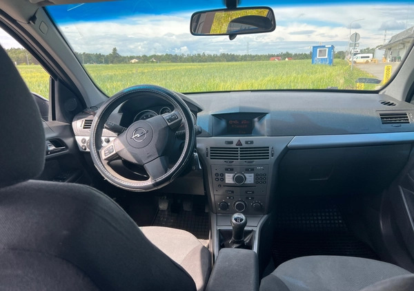 Nissan Qashqai cena 52444 przebieg: 145300, rok produkcji 2016 z Bogatynia małe 596